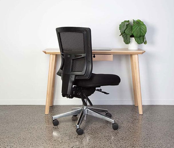Buro Metro II 24/7 High Back ergonomic office chair with aluminium base at a desk