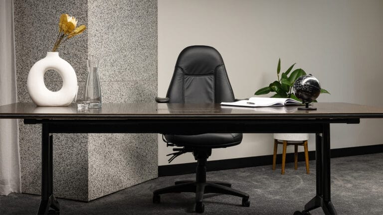 buro persona chair in workplace at desk