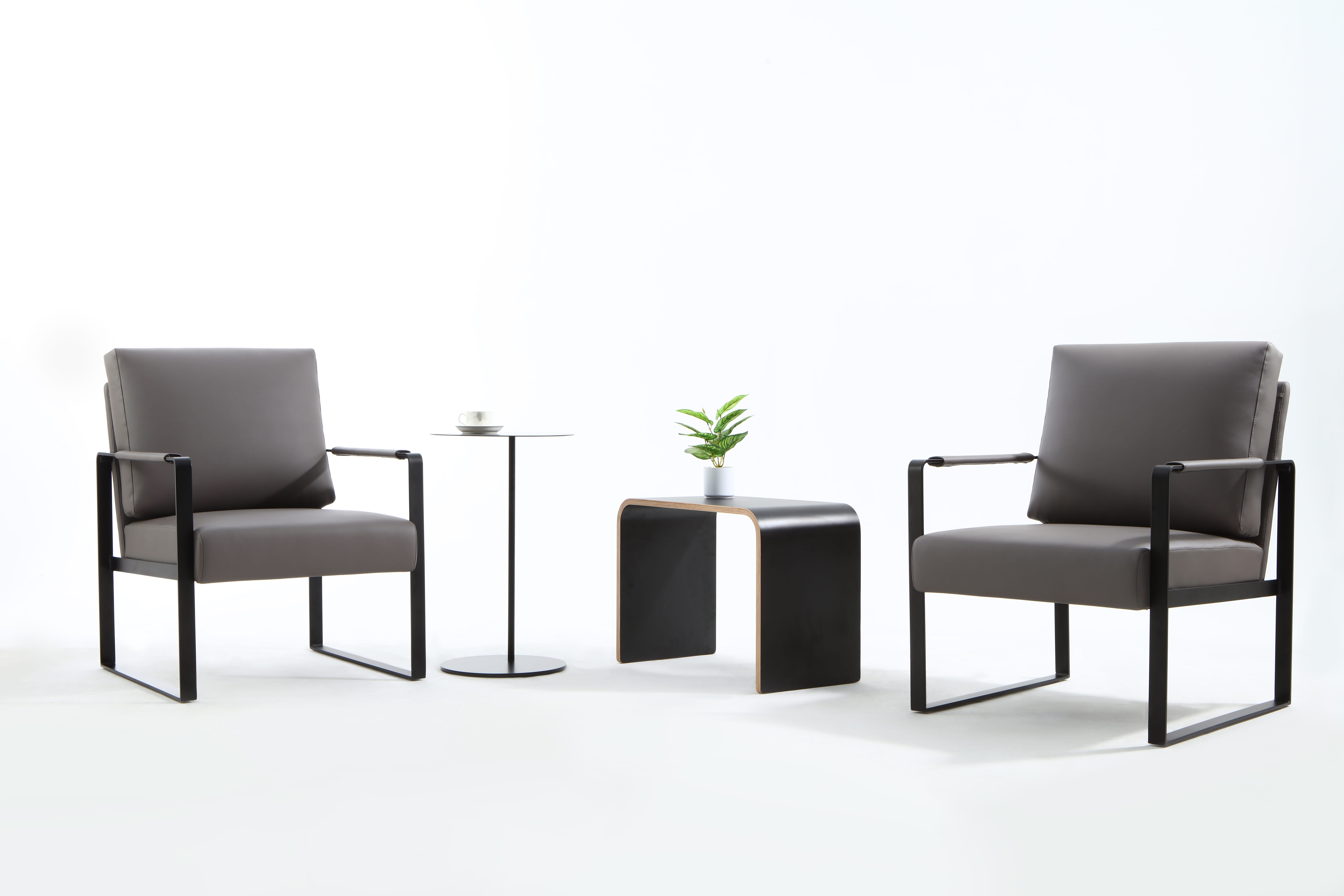 Konfurb Link Table_Black_Scene_02_LR