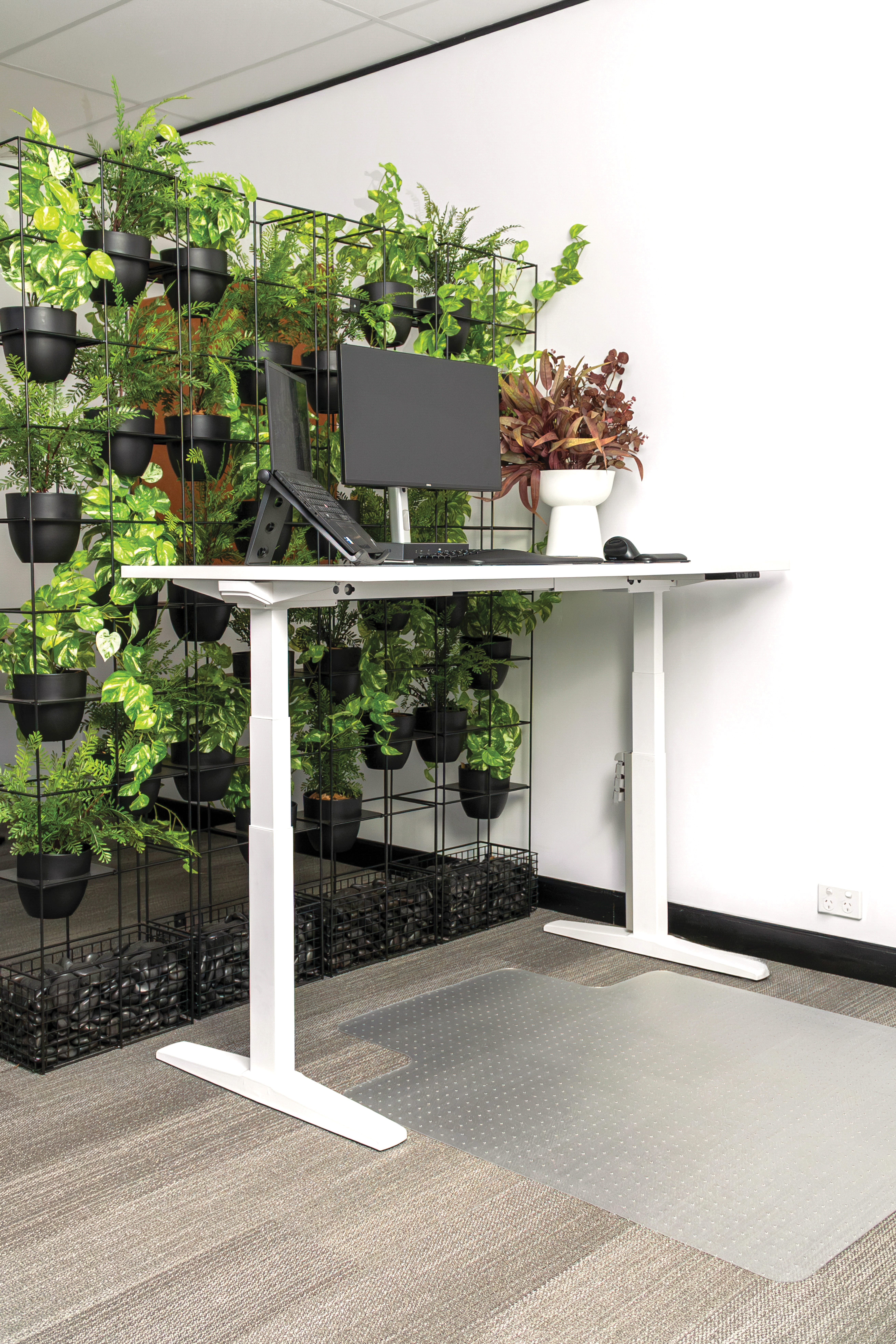 Buro Altri Single Height Adjustable Desk White frame scene image
