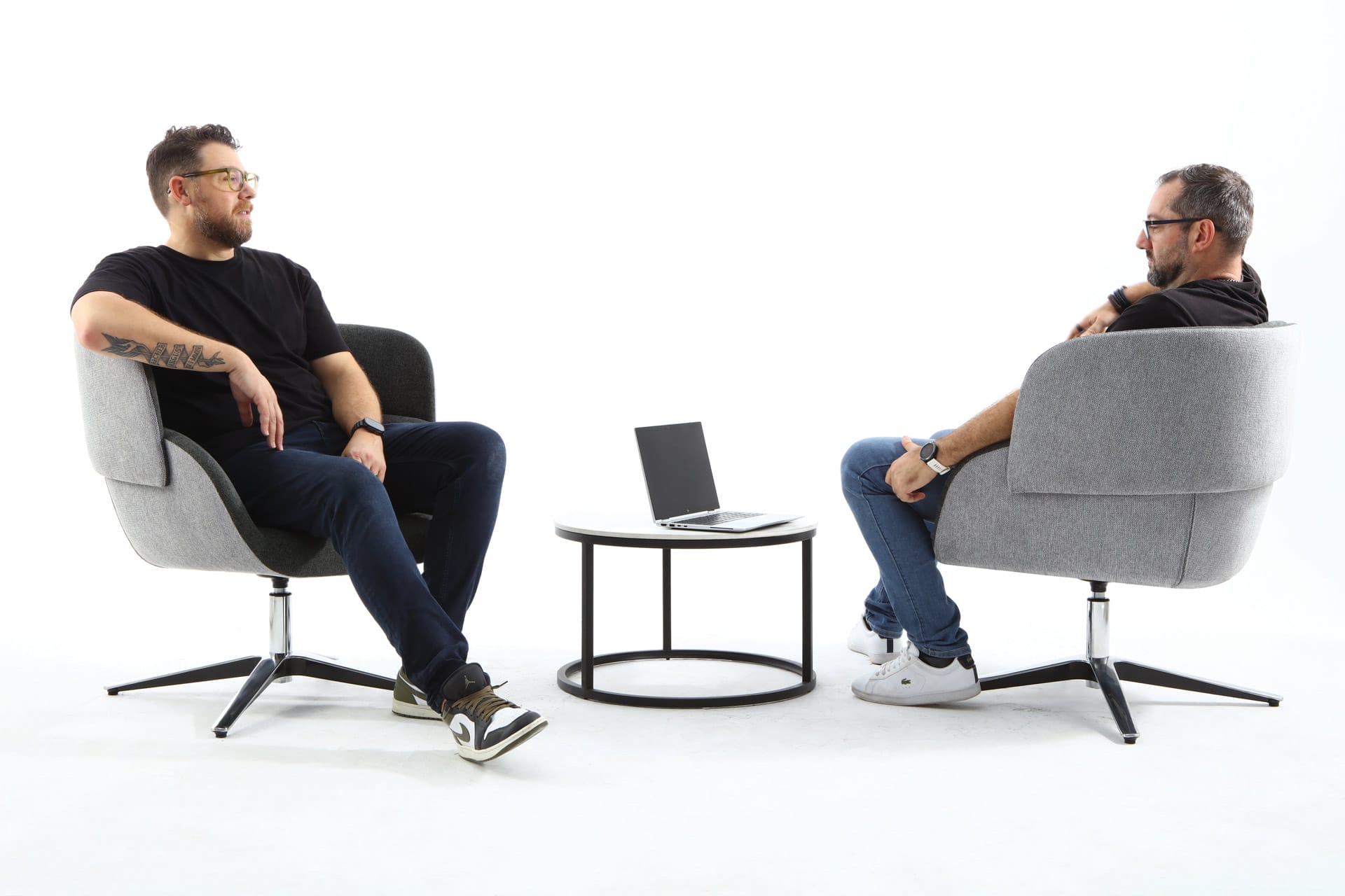 Konfurb-Altra_Scene_Model_01_MR
