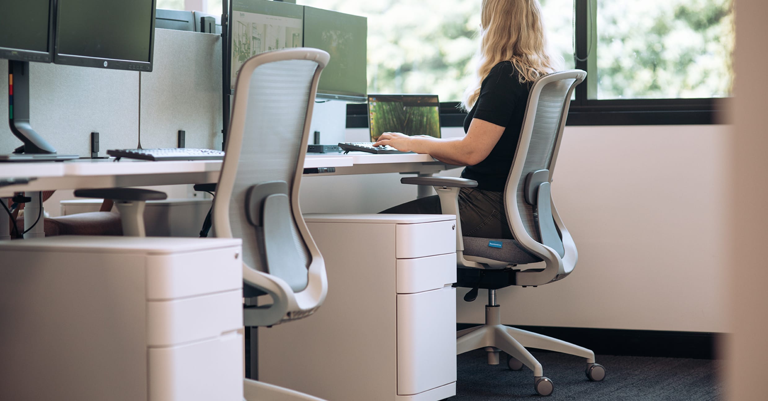 correct posture with ergonomic office chair